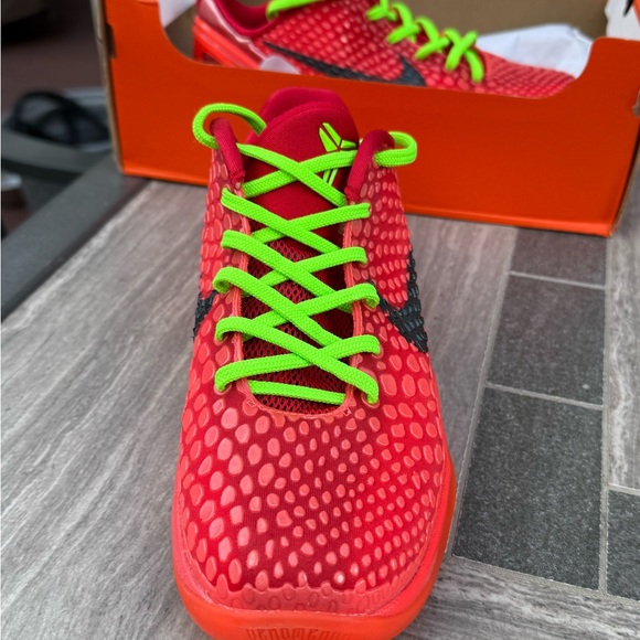 Nike Kobe VI (GS) Reverse Grinch 5Y - Picture 4 of 10